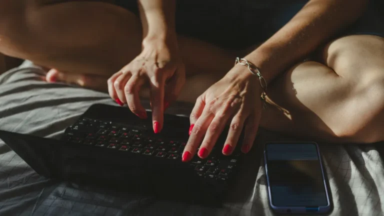  China and Russia are sending attractive women to seduce tech workers to steal Silicon Valley secrets